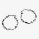 boucles d’oreilles anneaux argent fabriquées au Québec par une artisane