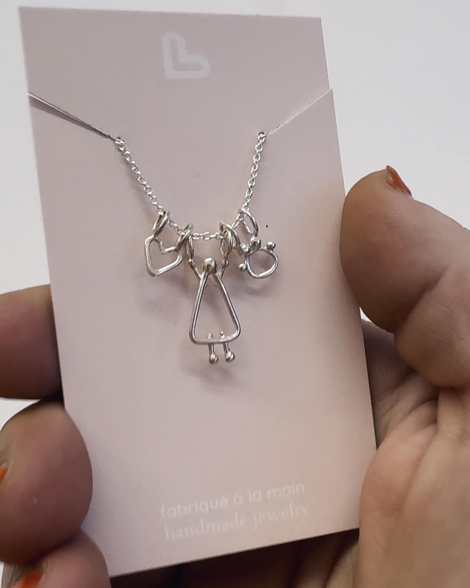 collier pour maman avec pendentifs en argent fabriques au Québec