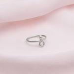 bague délicate avec perle blanche - Lidia