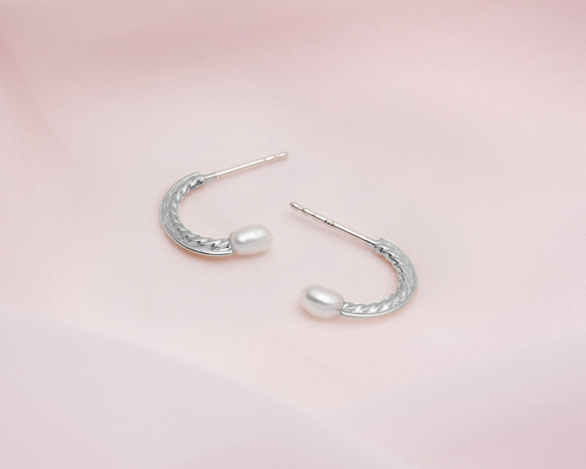 boucles d'oreilles avec perle blanche - Lidia