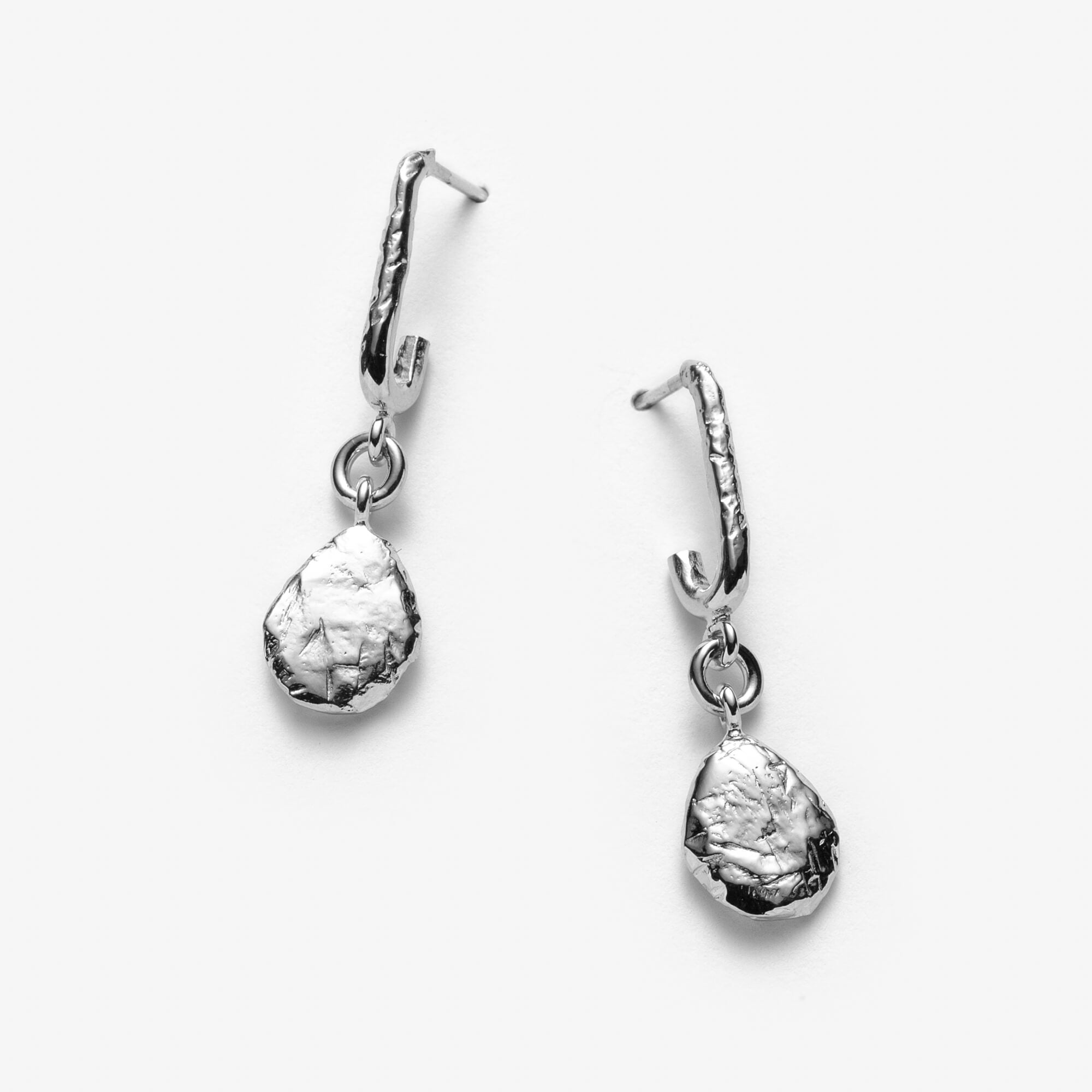 Chantal - Longues boucles d'oreilles avec breloque - Lidia