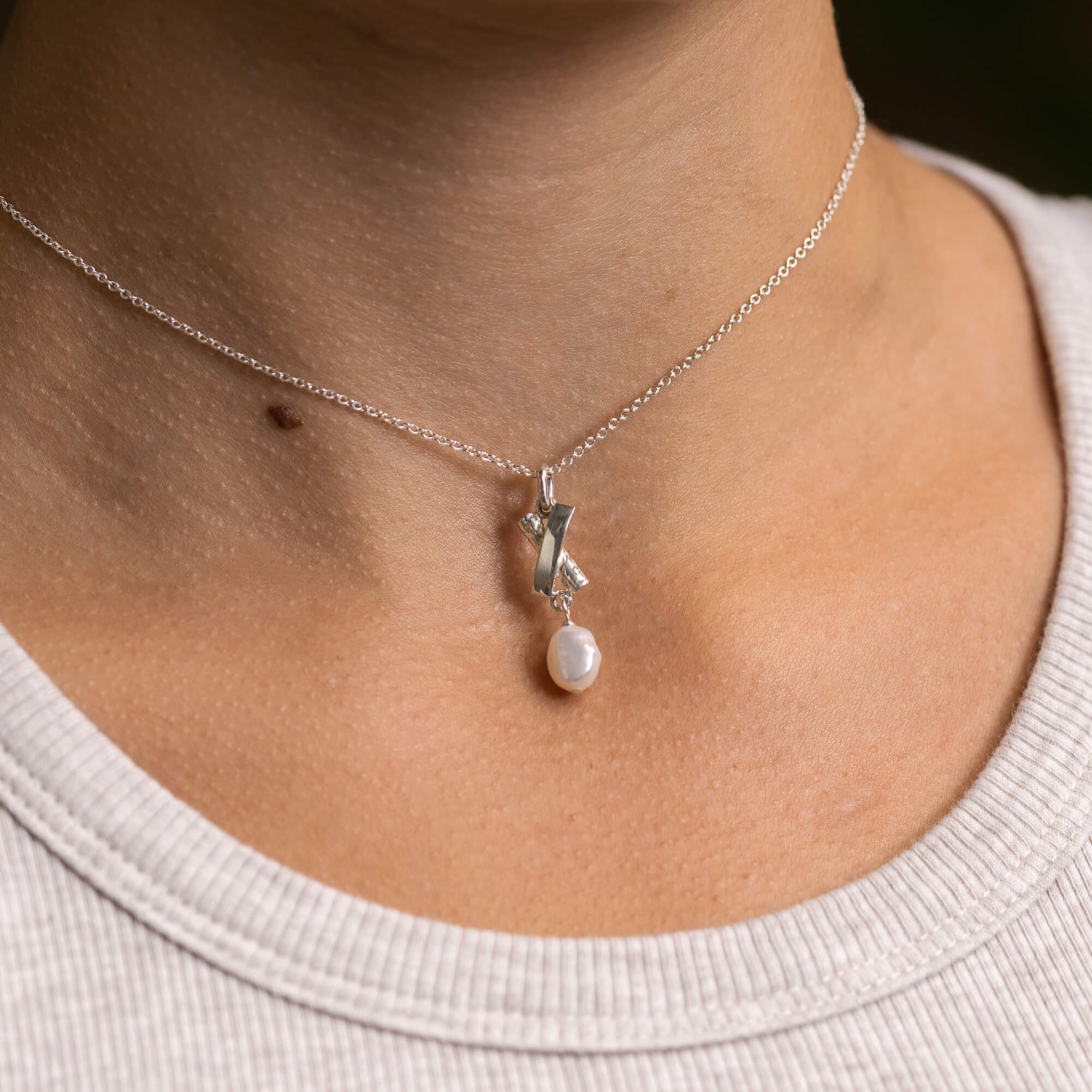 Loyale - Collier avec pendentif en forme de X - Lidia