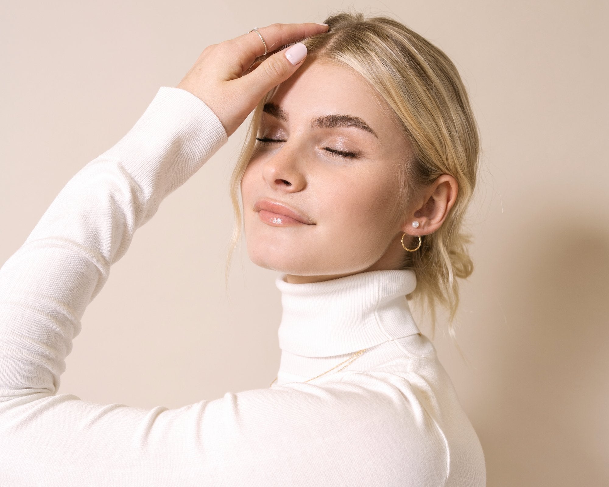ear jackets avec perles blanches - Lidia