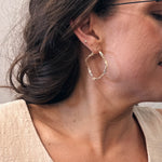 Émilie - Grands anneaux d’oreilles ondulés fait au Québec - Lidia