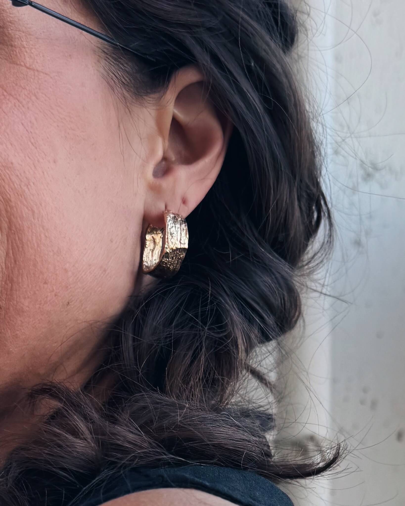 Double Dare – Grosses boucles d’oreilles texturées faites à la main - Lidia