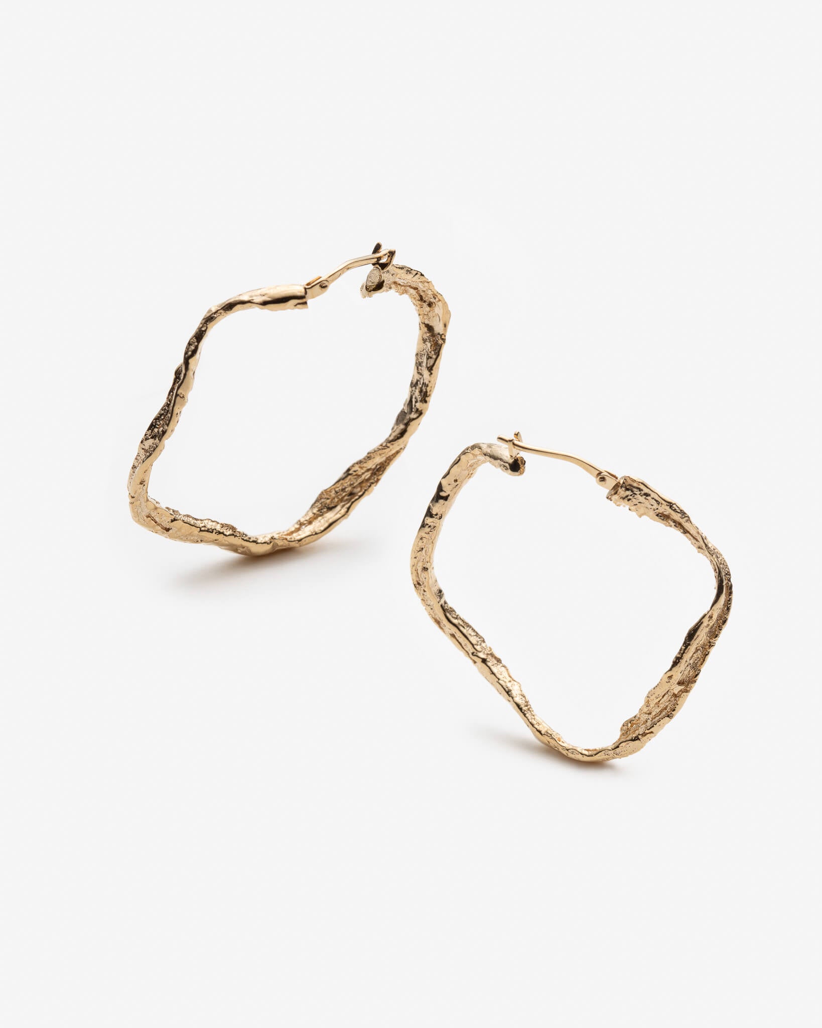 Émilie - Grands anneaux d’oreilles ondulés fait au Québec - Lidia