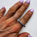 bague en L en argent oxydé - Lidia