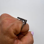bague en L en argent oxydé - Lidia
