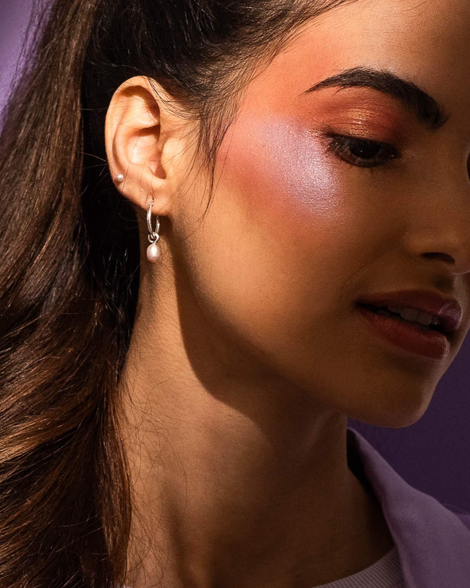 Petites boucles d’oreilles avec perles roses fabriquées au Québec - 3 mm - Lidia