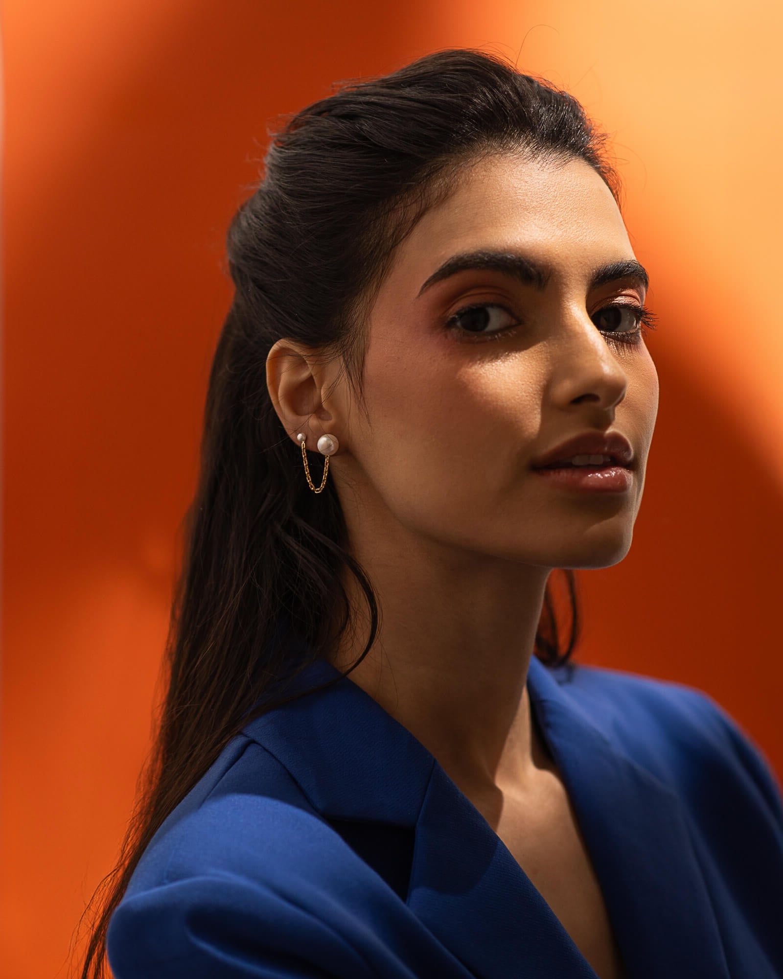 Étonnante - Boucles d'oreilles double trou avec perles et chaine - Lidia