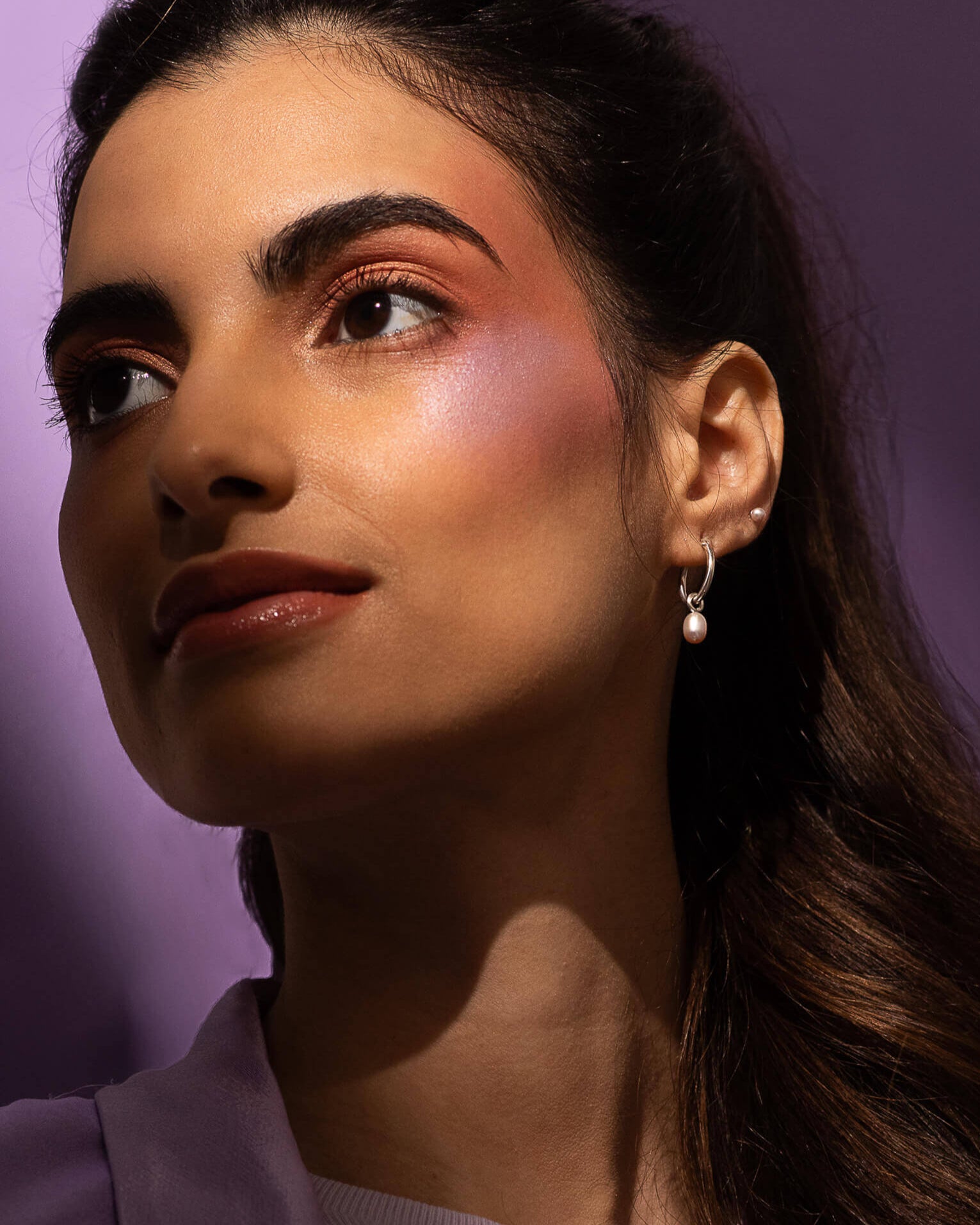 boucles d'oreille hoops en argent avec perles amovibles fabriquées à Montréal