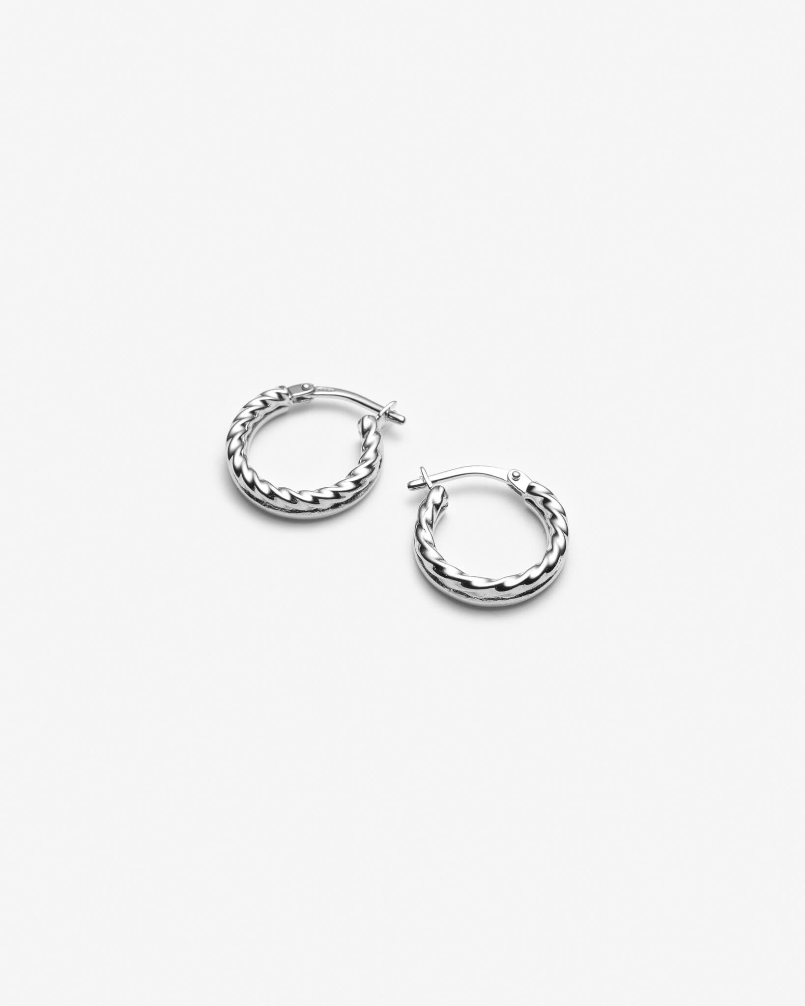 Anneaux torsadés - Boucles d'oreilles or classiques réinventées - Lidia