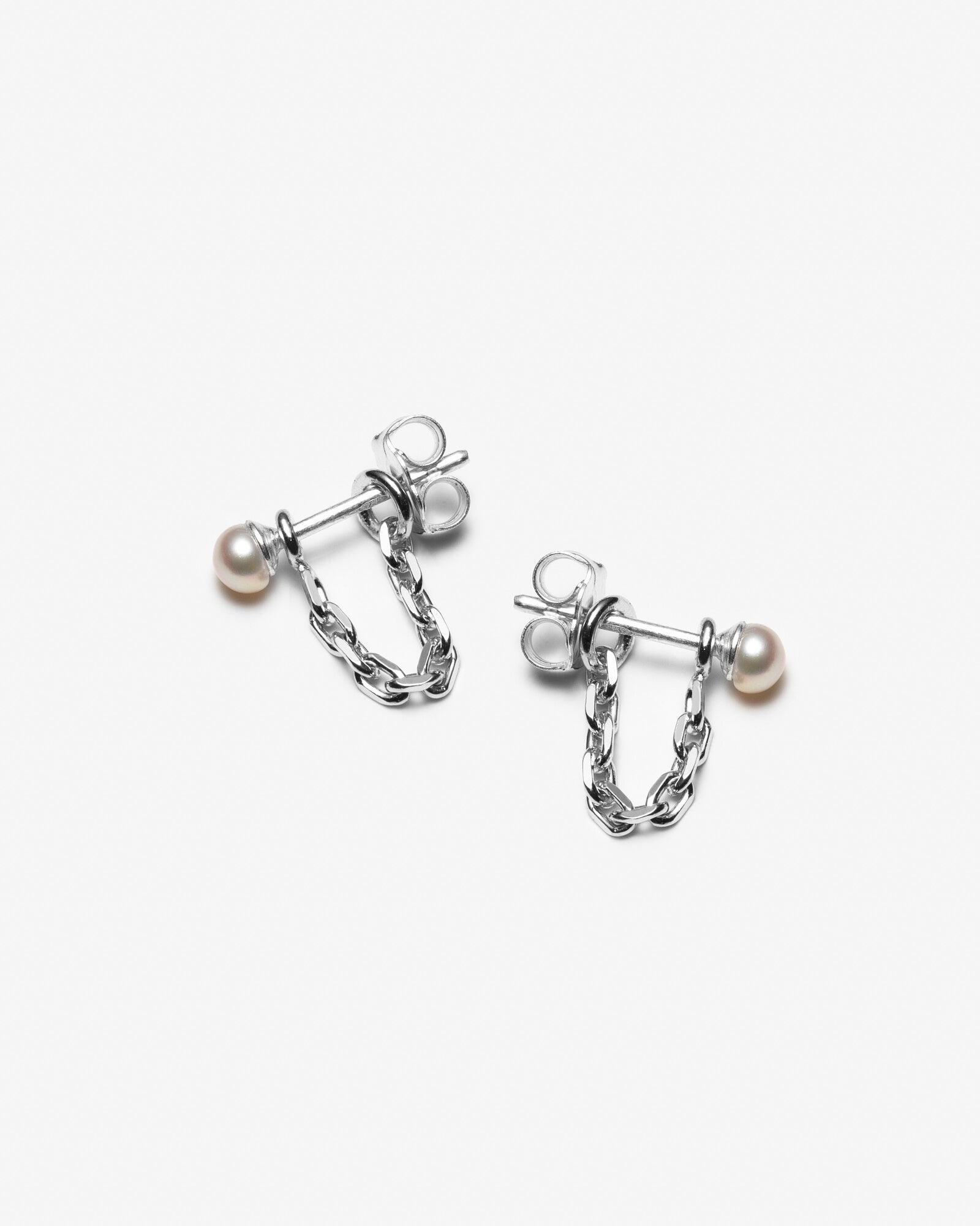 boucles d’oreilles avec perles et chaines en argent sterling faites à Montréal par Lidia Jewelry