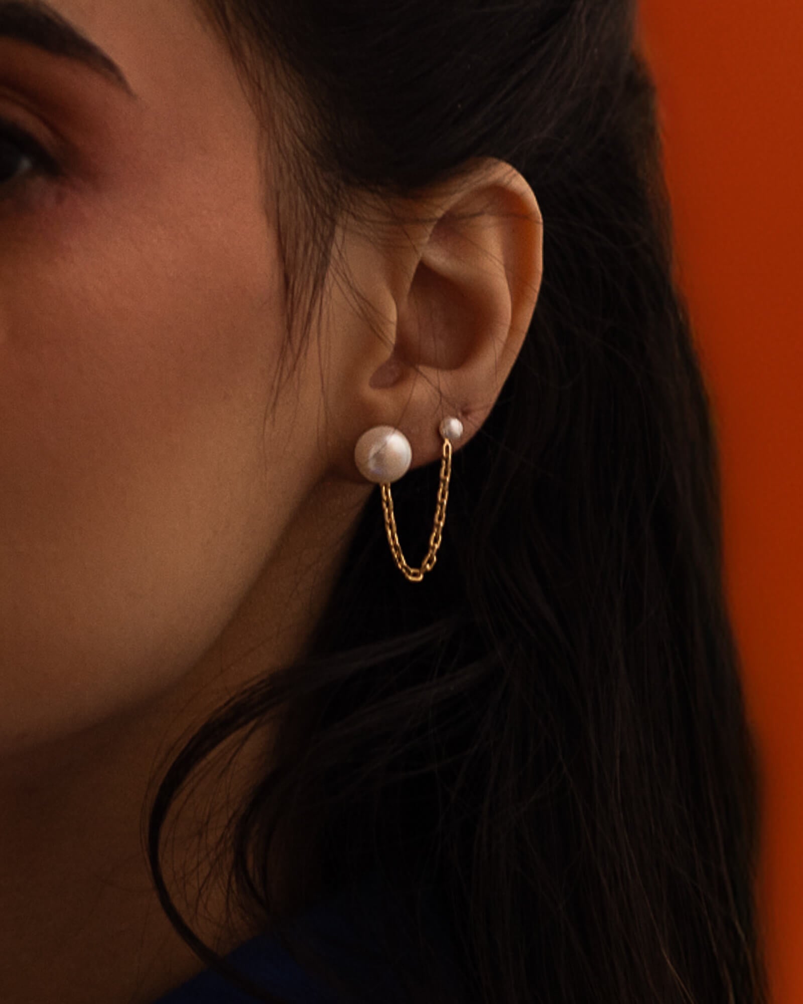 Étonnante - Boucles d'oreilles double trou avec perles et chaine - Lidia