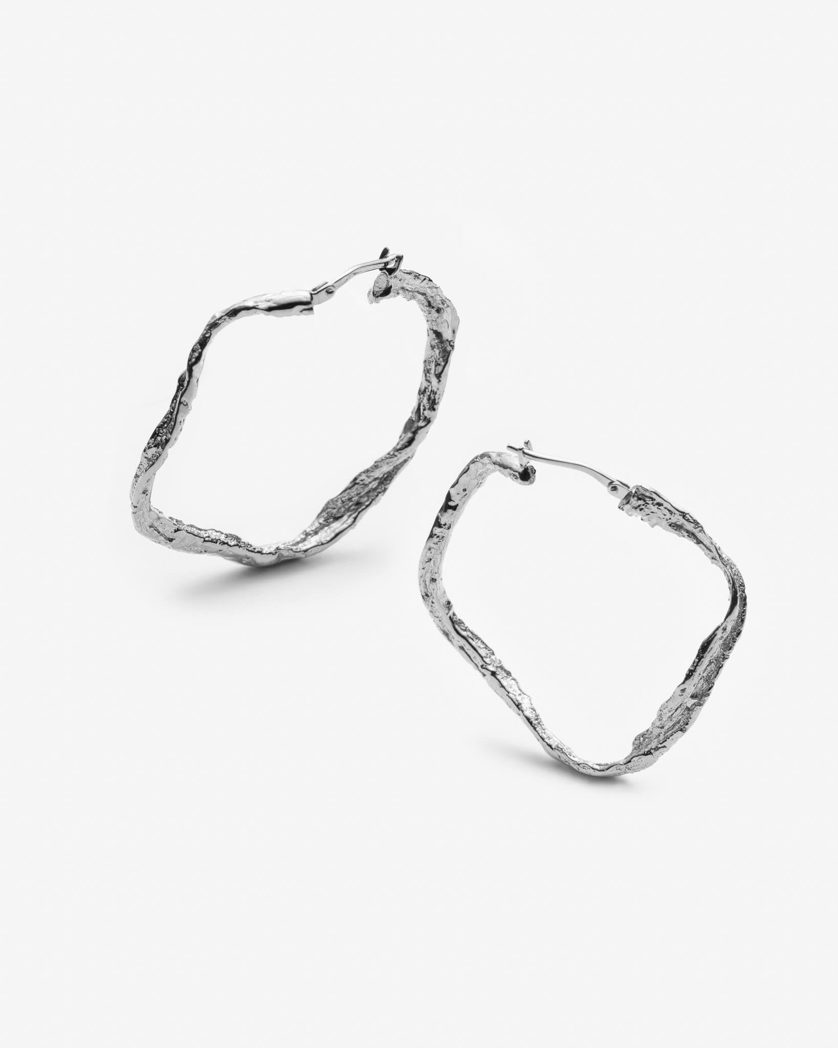 Émilie - Grands anneaux d’oreilles ondulés fait au Québec - Lidia