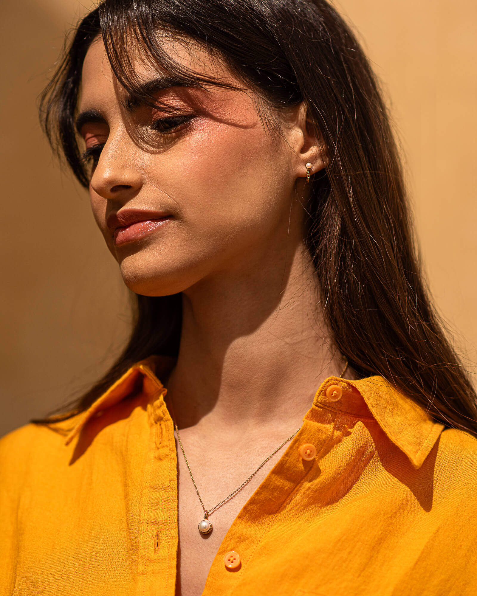 Boucles d’oreilles avec chaines pendantes et petites perles - Lidia