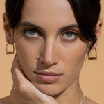 Boucles d’oreilles hoops étrier fabriquees à Montréal