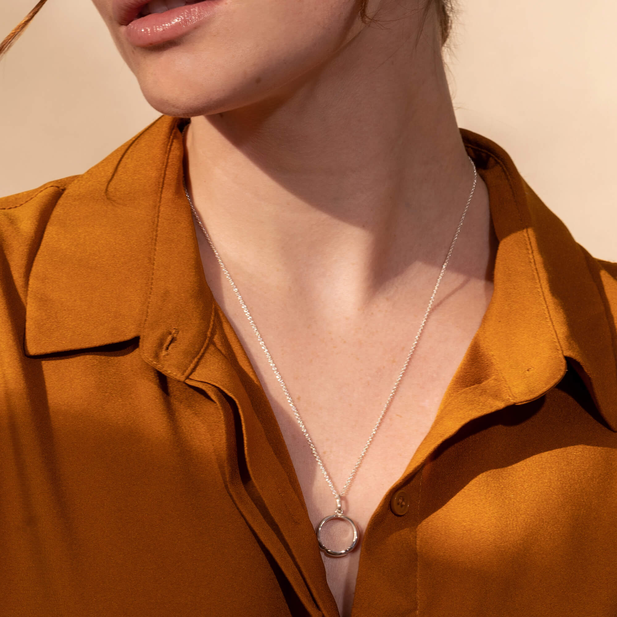 Carrie - Collier avec pendentif circulaire - Lidia