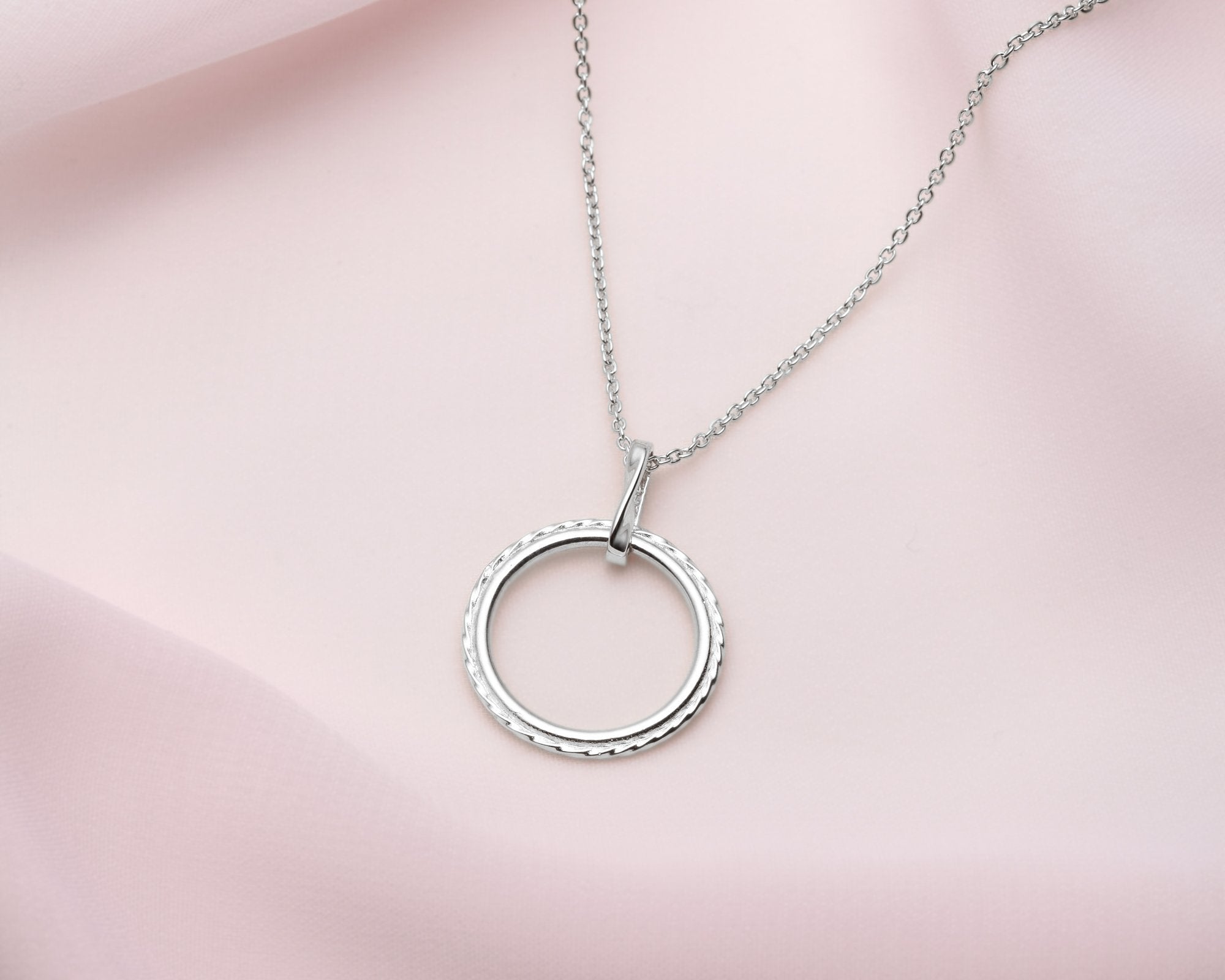 collier minimaliste cercle torsadé - Lidia