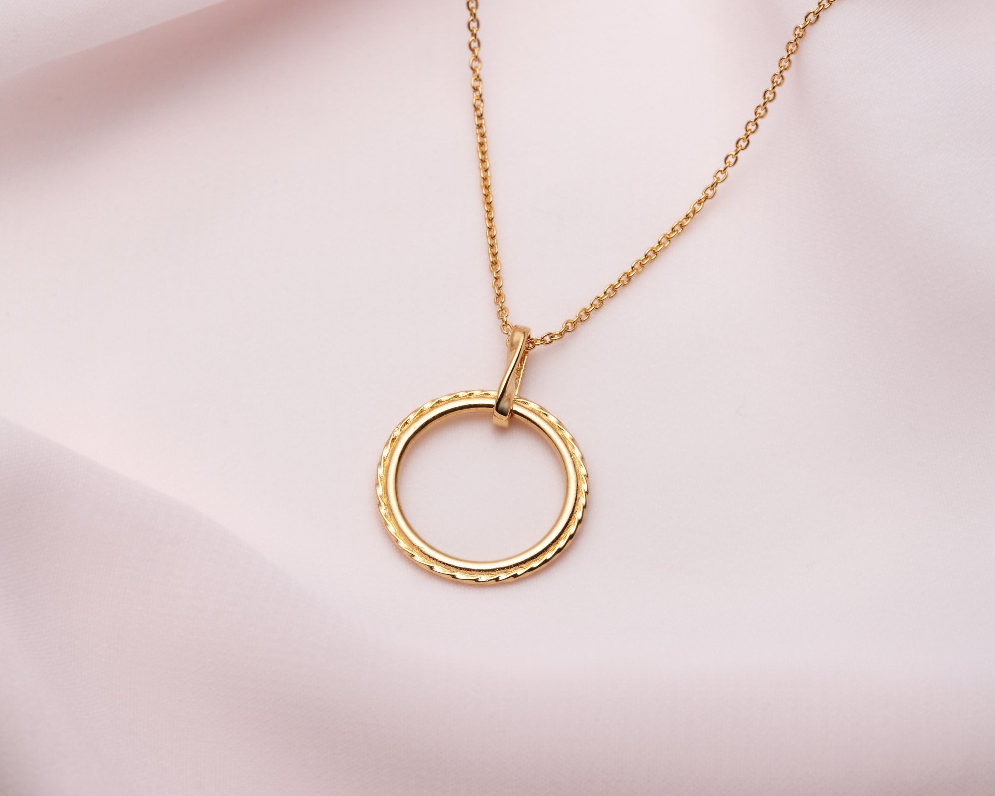 collier minimaliste cercle torsadé - Lidia