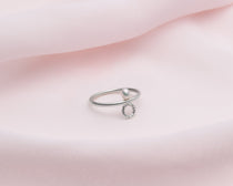 bague délicate avec perle blanche - Lidia