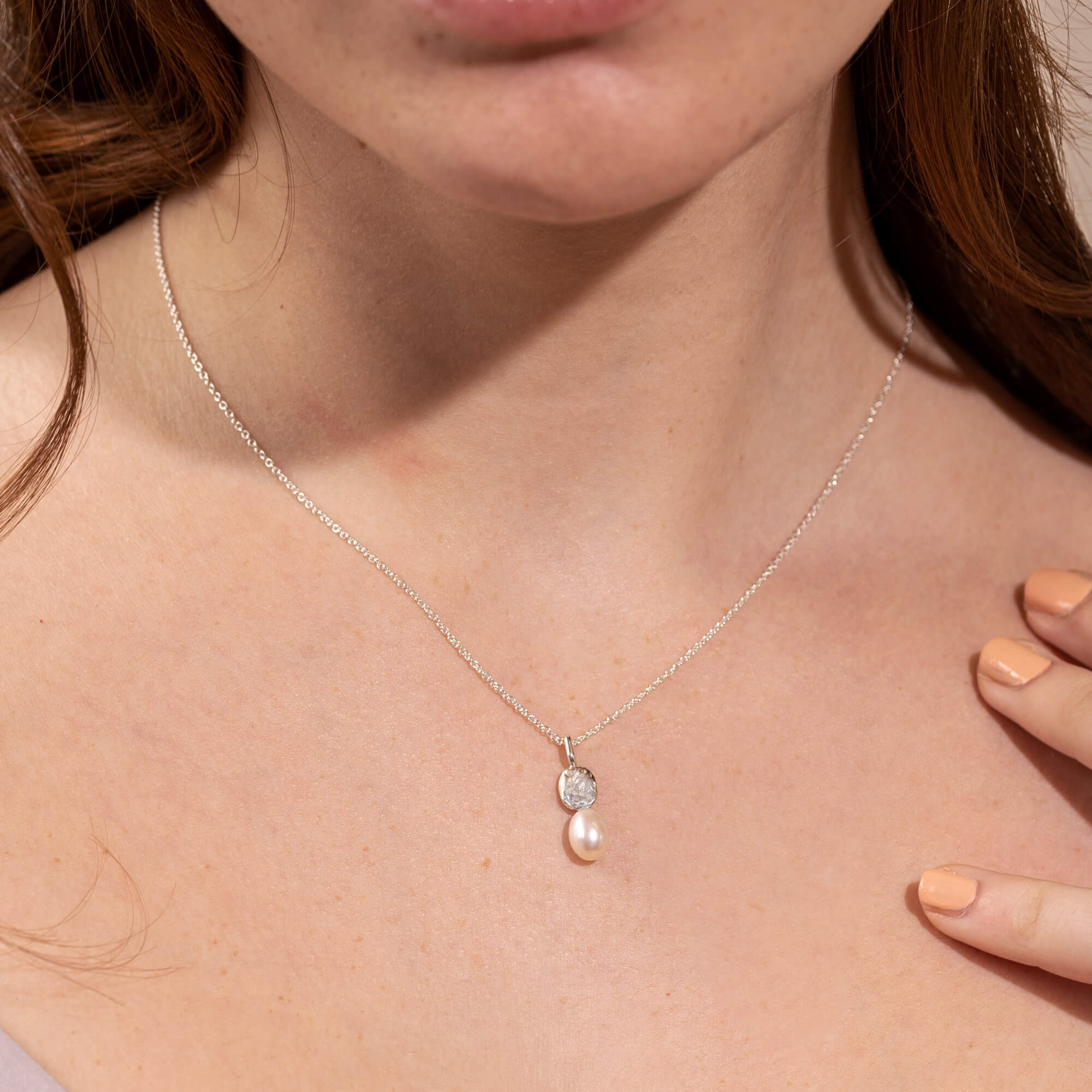Delphine - Collier avec pendentif de perle d’eau douce - Lidia
